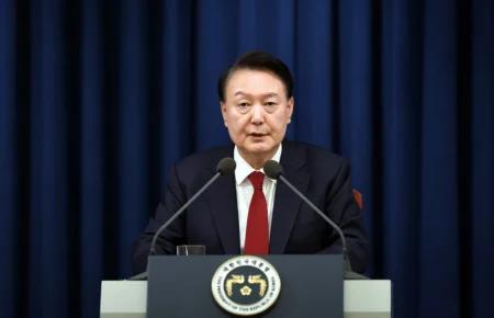 Президентові Південної Кореї оголосили підозру в заколоті