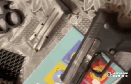 Поліція Києва провела обшуки у двох неповнолітніх, які фігурували в скандальних відео