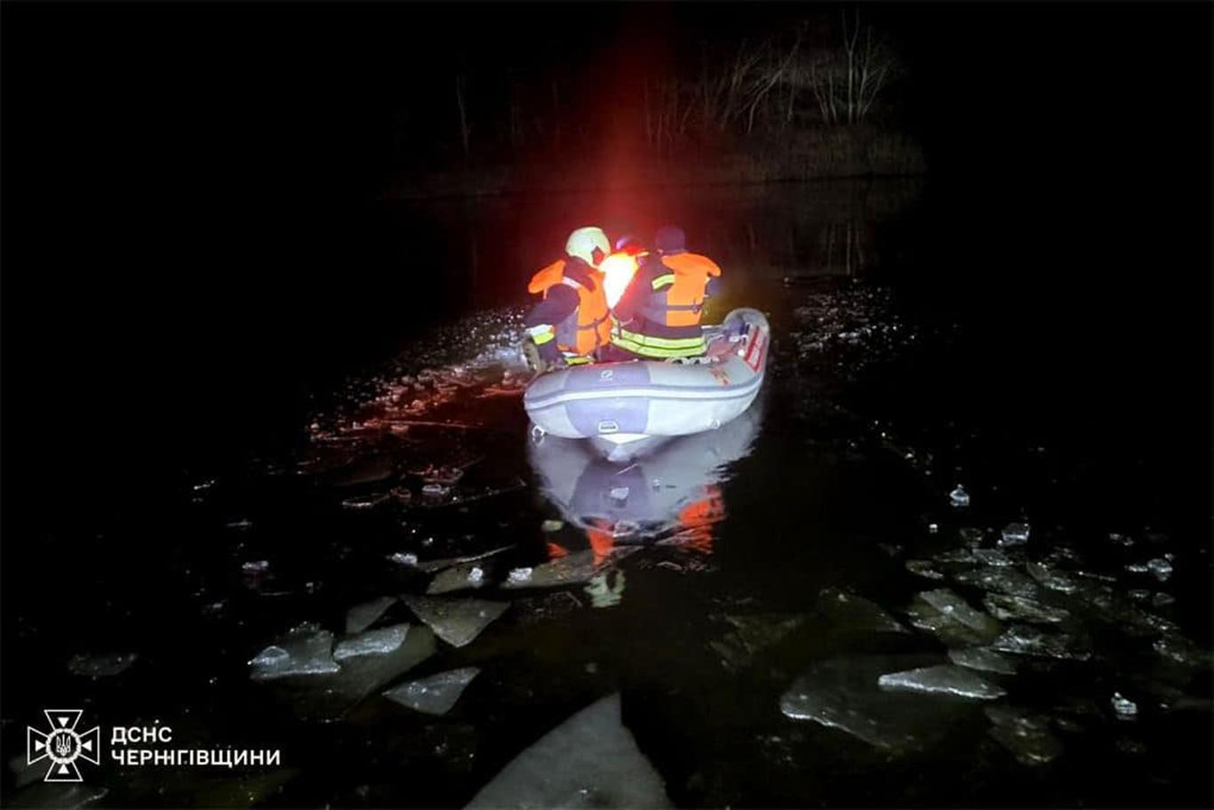 Дідусь з онуком провалились під лід і загинули на Чернігівщині