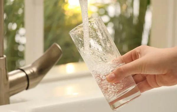 Державні санітарні вимоги до якості питної води в Україні подекуди суворіші, ніж у Європі — президент Асоціації «Укрводоканалекологія»