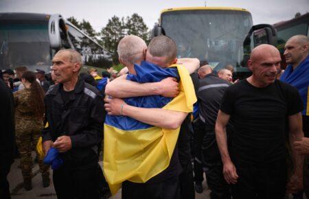 Третій день обміну 1000 на 1000: в Україну повернули ще 303 військовослужбовців