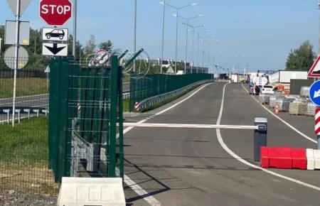 Виїзд заброньованих працівників за кордон у відпустку: у Мінʼюсті розповіли, що потрібно знати