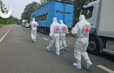 Чому Україна не може швидко проводити ідентифікацію репатрійованих тіл загиблих захисників