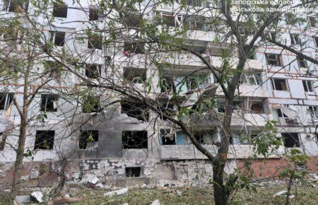 РФ поцілила по багатоповерхівці в Степногірську, загинула жінка