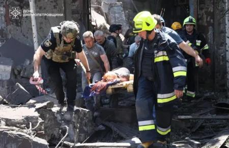 Кількість загиблих через російський ракетний удар по Дніпру 24 червня зросла