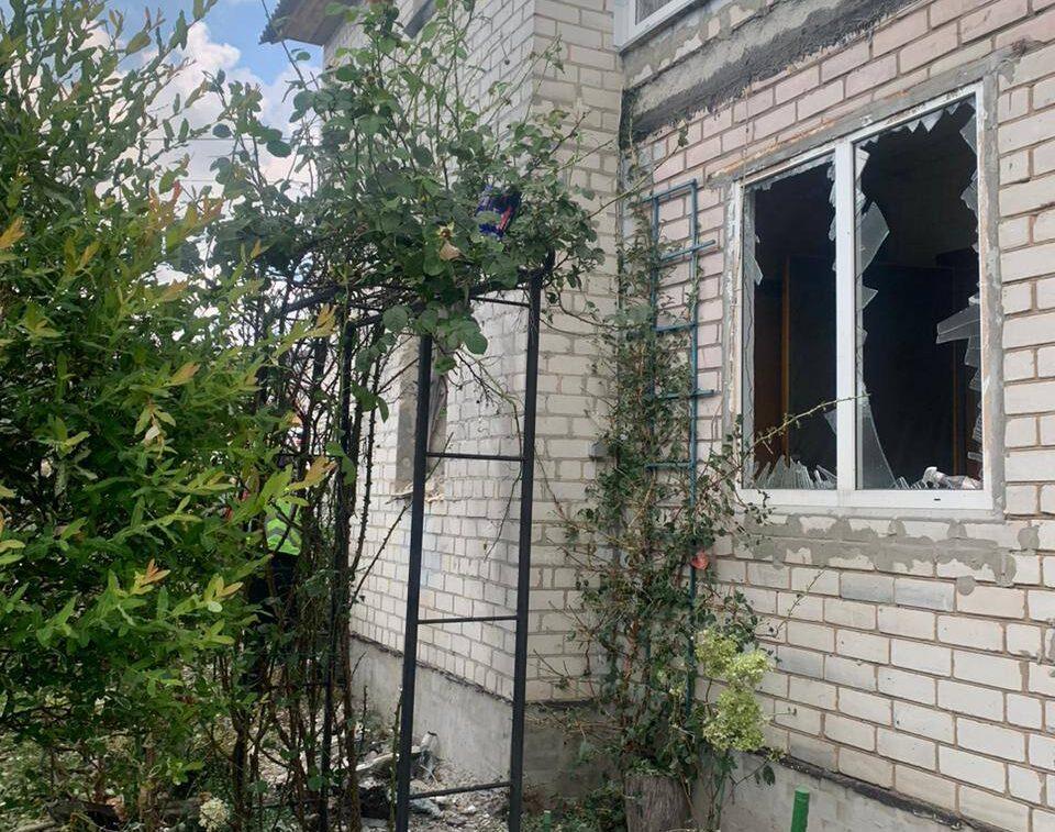 Окупанти атакували Чернігів «шахедами»: пожежа на підприємстві, є постраждалі