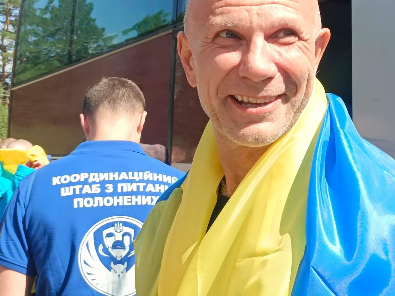 Україна та Росія обмінялися полоненими: додому повернули 84 українців, більшість з них — цивільні  (ФОТО, ВІДЕО)