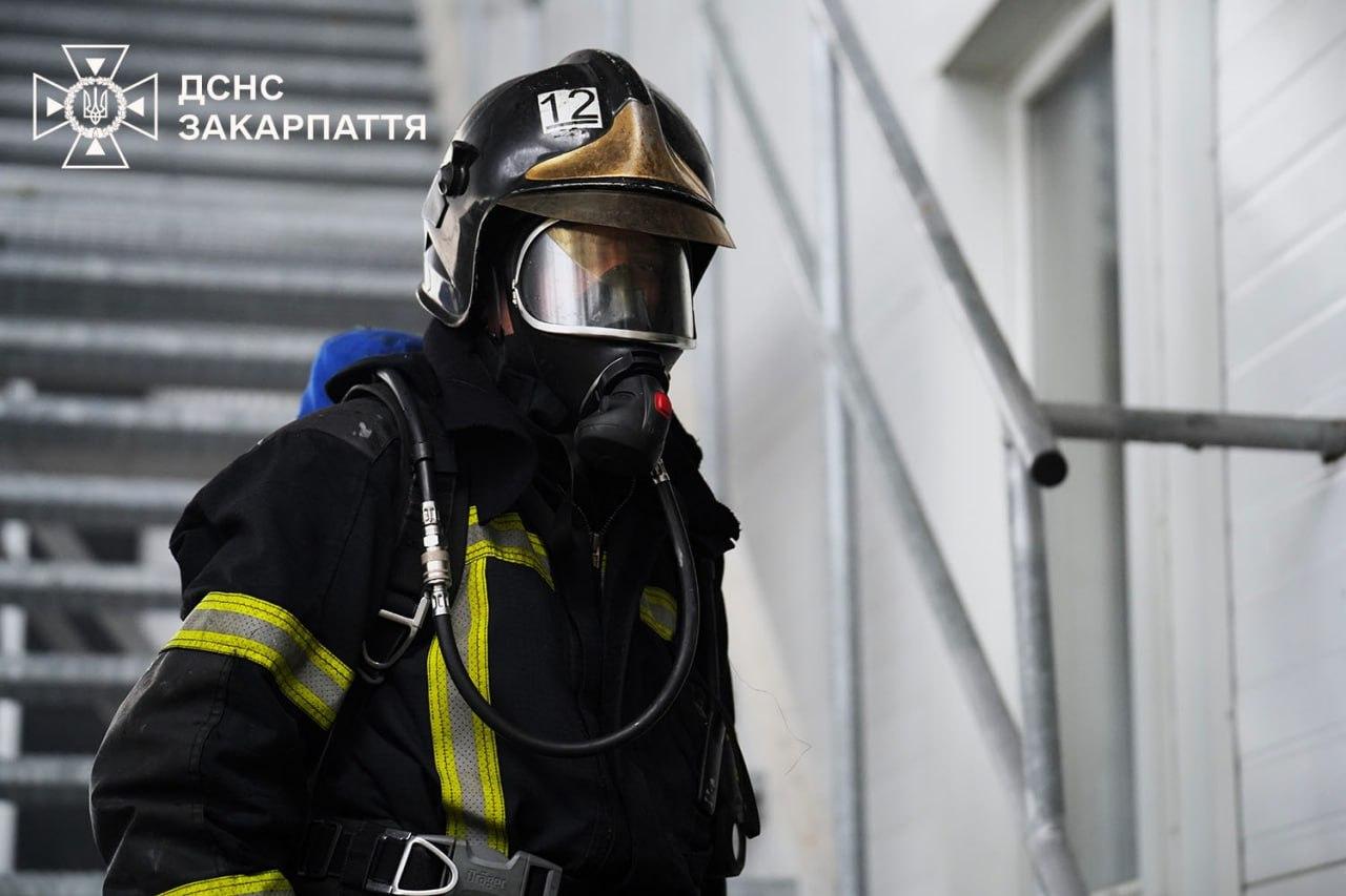 Закарпатська ОВА назвала варіанти відновлення заводу Flex, який атакували російські ракети