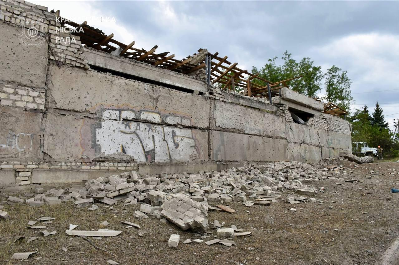 Стали відомі деталі про масований обстріл Краматорська 22 серпня: РФ скинула на місто 41 КАБ (ФОТО)