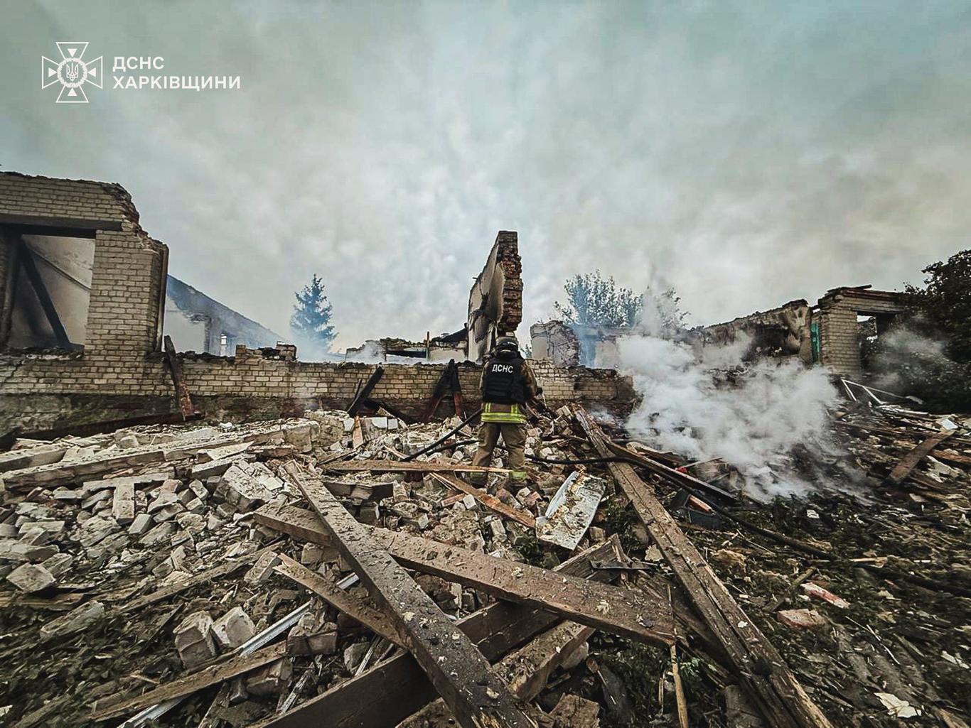 Наслідки нічного російського обстрілу Харківщини, постраждали 6 людей (ФОТО)