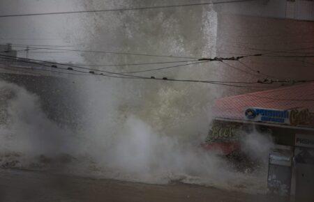 Росіяни двічі обстріляли Дніпровський район Херсона, вбили трьох людей