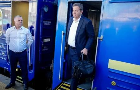 До Києва прибув віцеканцлер Німеччини Ларс Клінґбайль