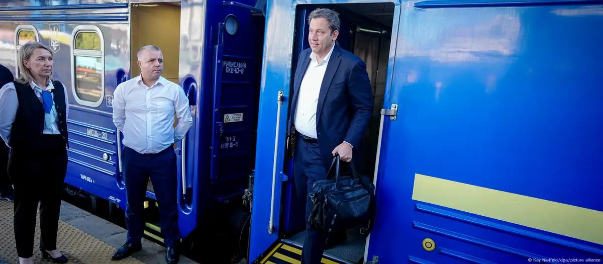 До Києва прибув віцеканцлер Німеччини Ларс Клінґбайль