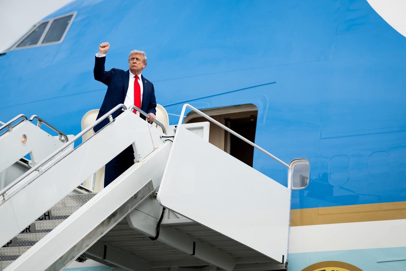 Трамп про санкції проти РФ: «Зараз нам не потрібно про це думати»