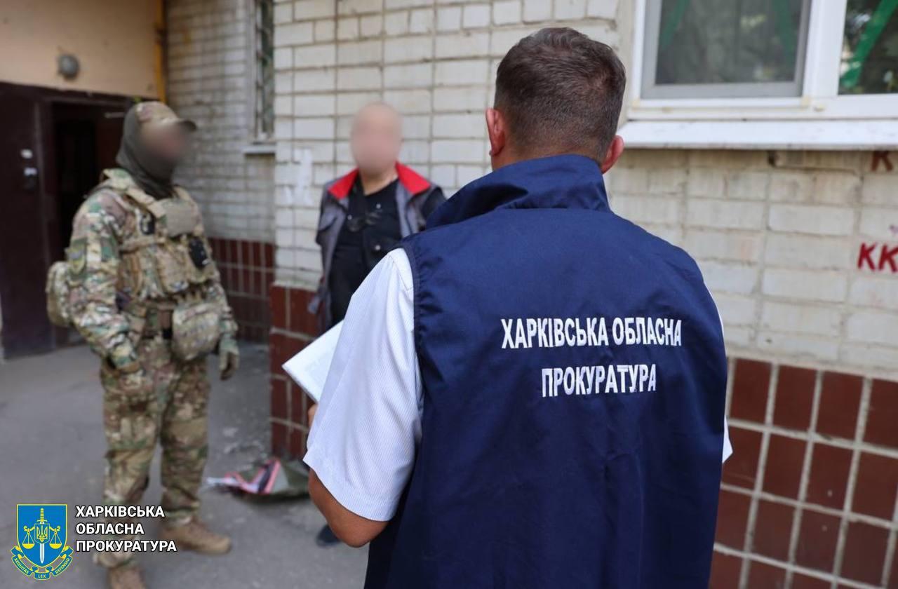 Група чоловіків у формі інтернет-провайдера напала на 89-річну матір військового в Харкові