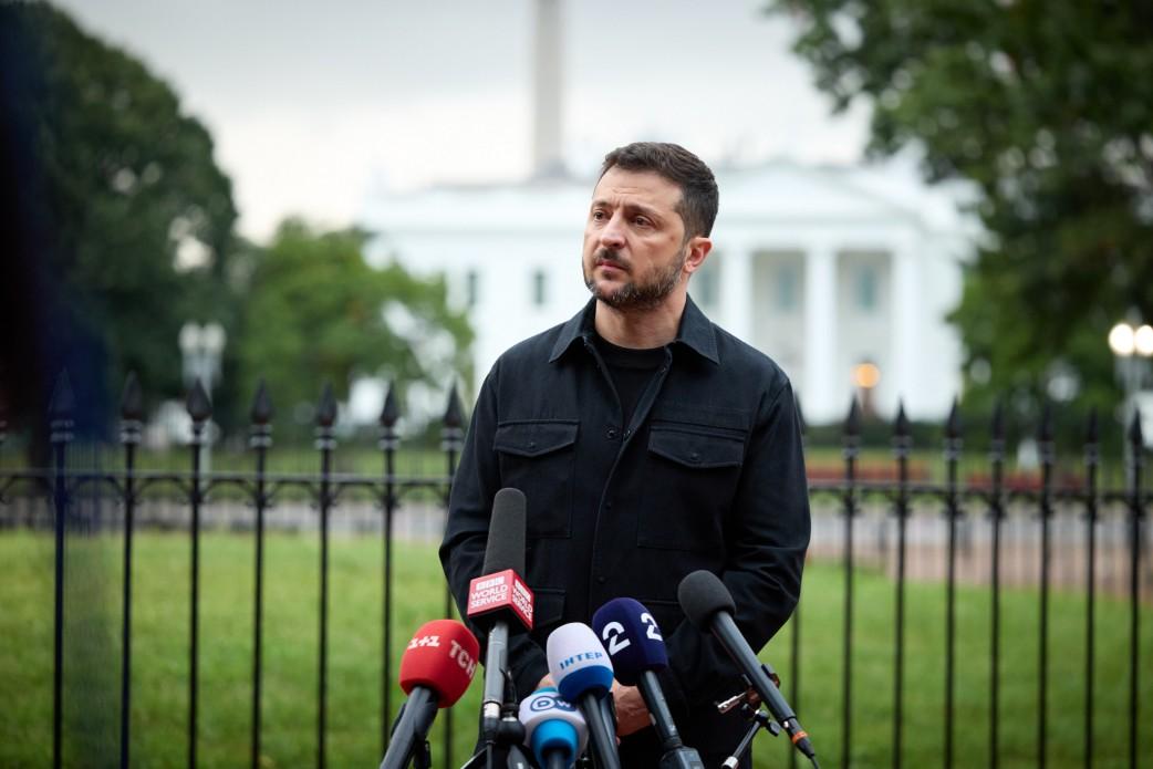 Президент Зеленський передав Трампу ключку для гольфу від українського бійця Костянтина Картавцева