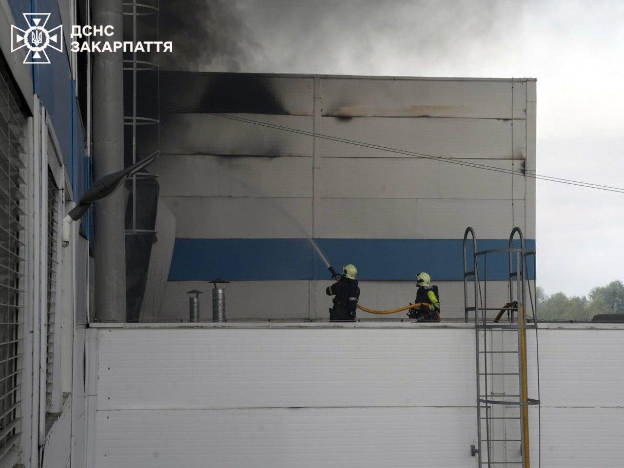 Зеленський про обстріл росіянами Закарпаття: цивільне підприємство виробляло кавомашини