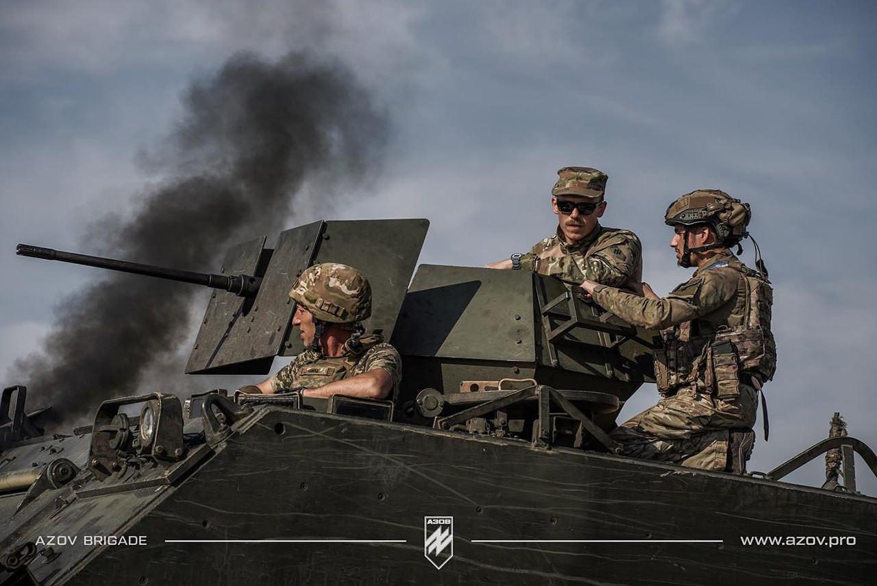 «Азовець» Денис Прокопенко «Редіс» отримав орден Богдана Хмельницького