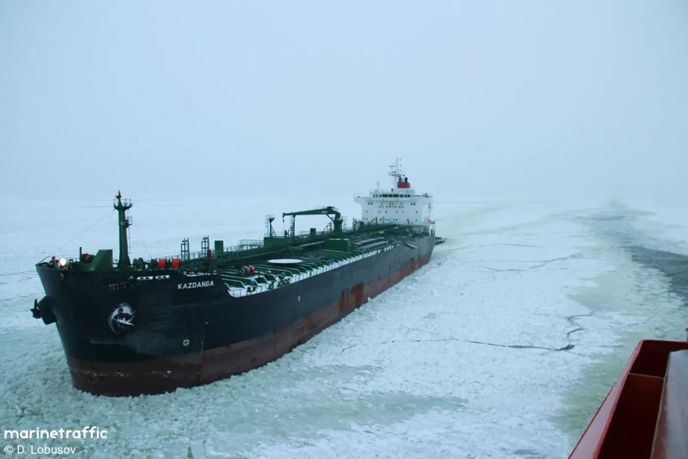 Україна ввела санкції проти капітанів тіньового флоту РФ