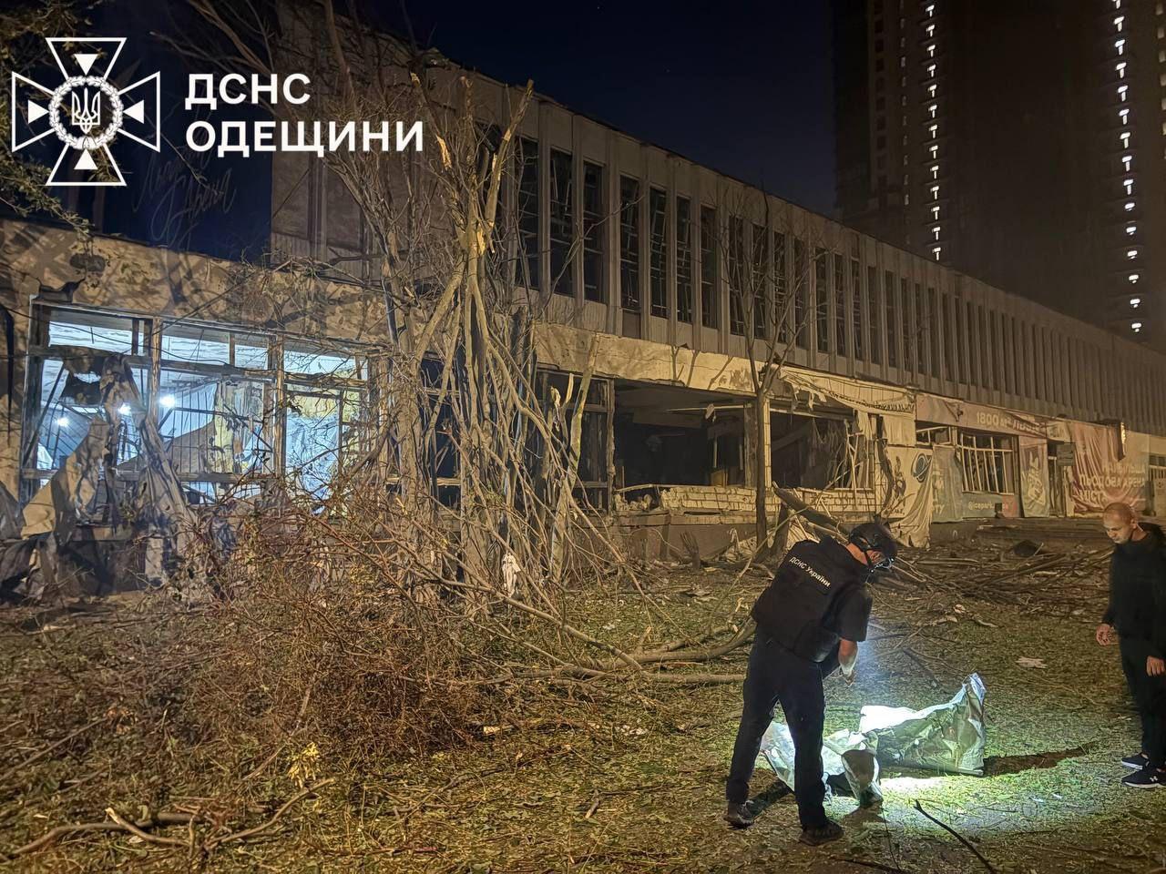 Росія масовано атакувала Одесу БпЛА: постраждали 3 людей