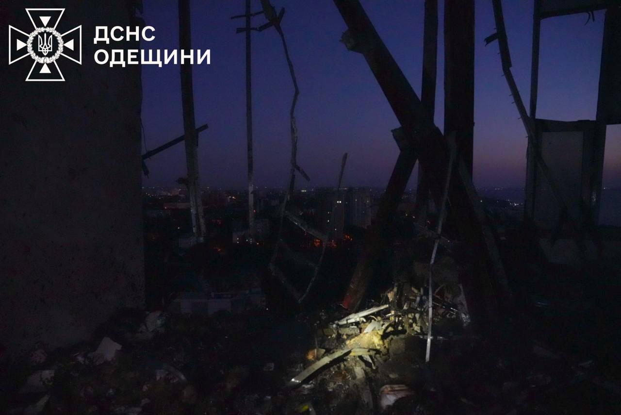 За попередньою інформацією, декілька дронів перетнули кордон України та Білорусі — Зеленський про нічну атаку