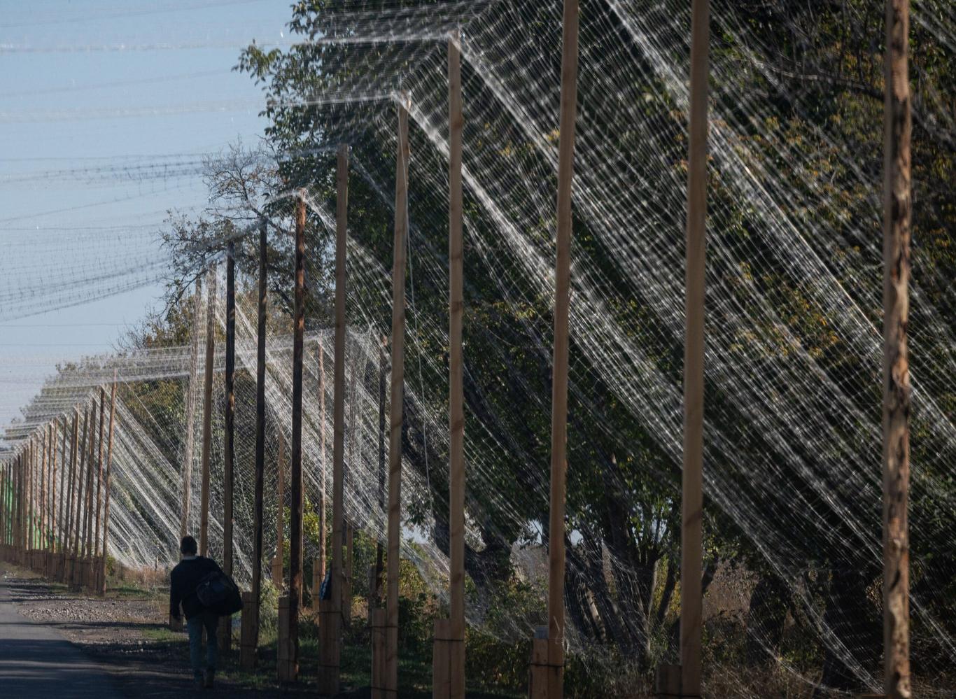 Уряд анонсував захист прифронтових доріг антидроновими сітками