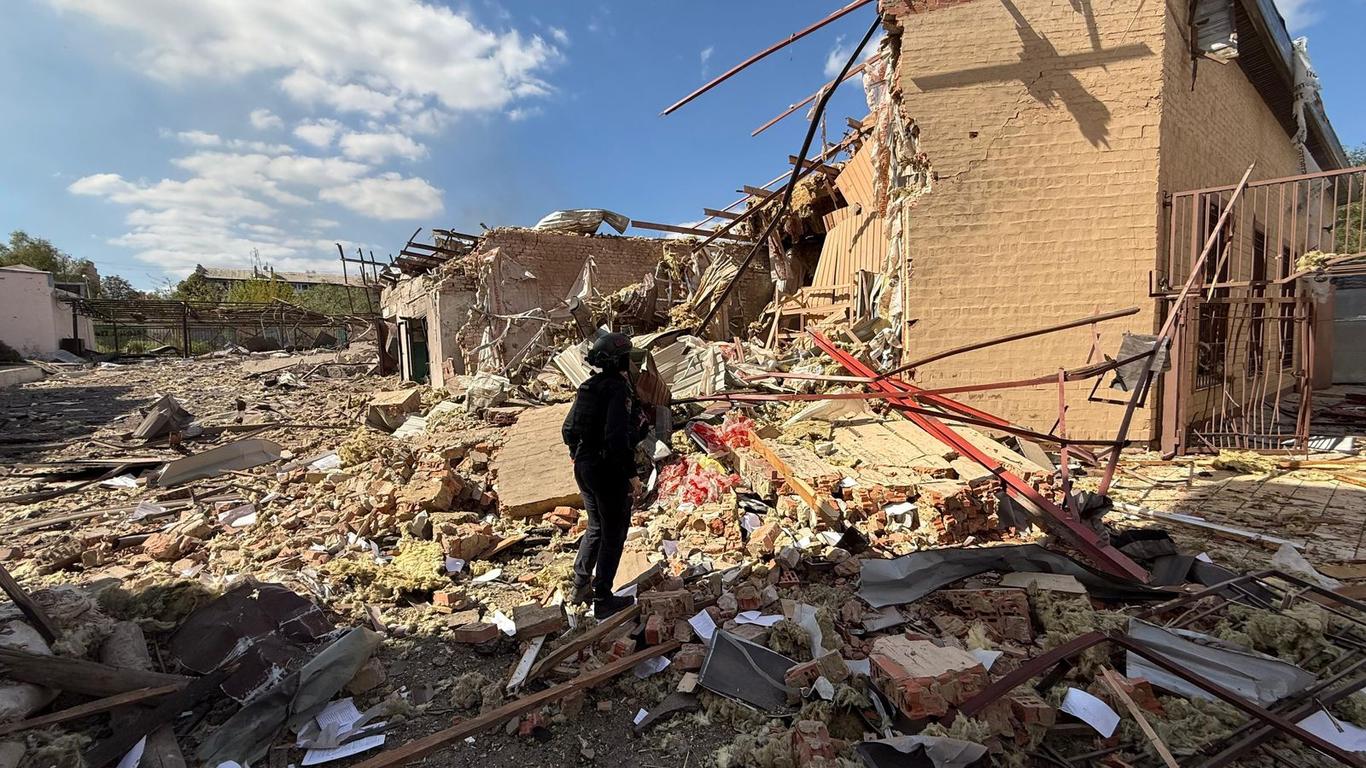 Окупанти завдали масованих авіаударів по Костянтинівці: є поранені