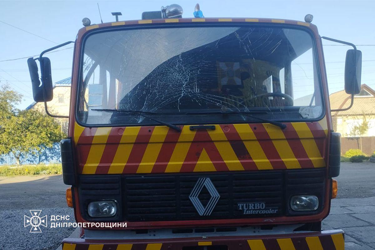 Окупанти вдарили FPV-дроном по рятувальниках, які гасили пожежу від попереднього обстрілу