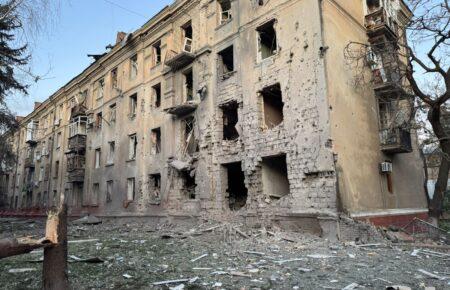 Окупанти вдарили трьома бомбами по центру Краматорська, 9 поранених (ФОТО)