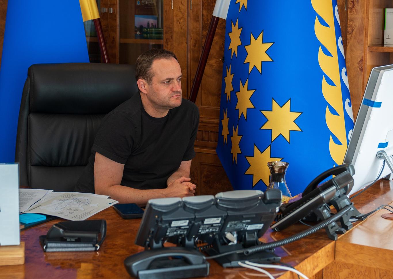 Уряд готує заборону на відключення світла й води за борги у прифронтових громадах