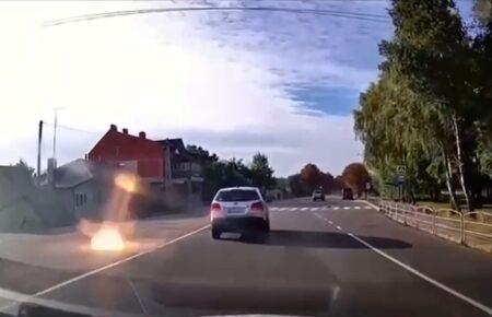 Росіяни з БпЛА скинули невідомі вибухові речовини на одну з центральних вулиць Ніжина