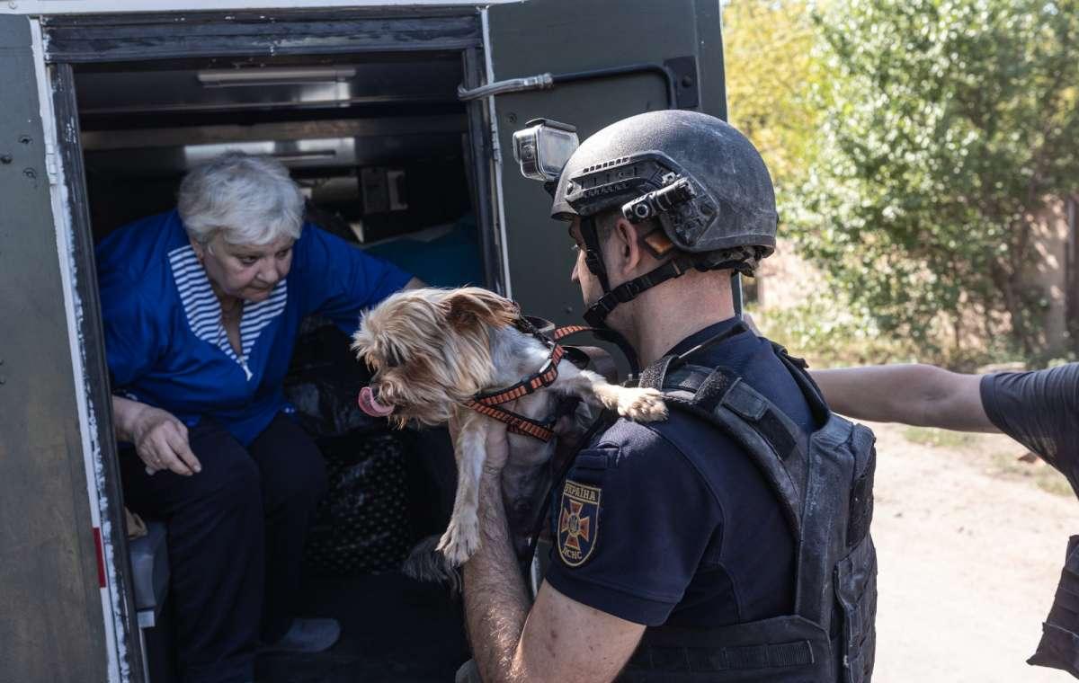 Розповідають про трагічні випадки з дітьми: у поліції повідомили, як підштовхують людей до евакуації