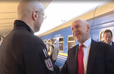 До Києва прибув міністр оборони Британії Джон Гілі