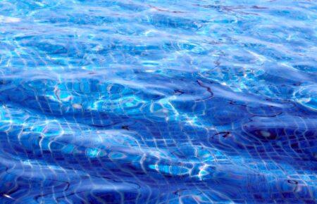 МОЗ пояснило, чи законно вимагати медичну довідку для дозволу відвідувати басейн