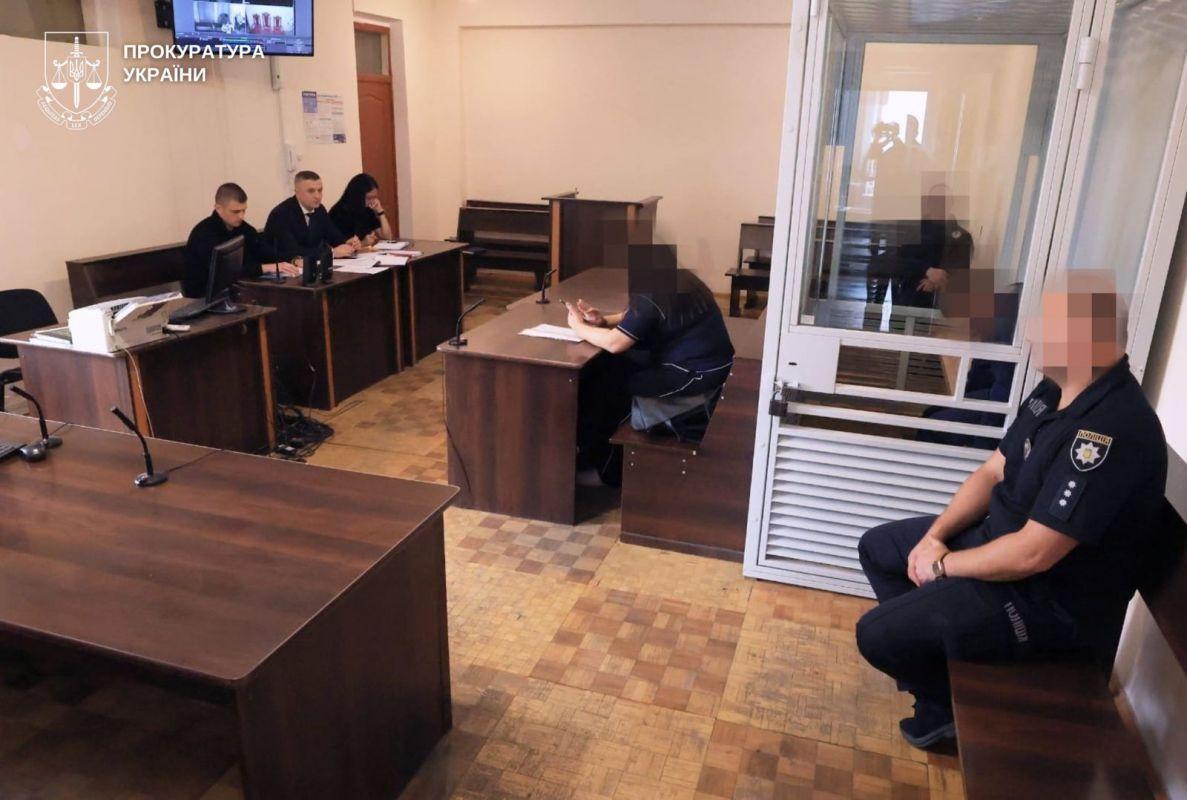 Зґвалтування неповнолітньої на Хмельниччині: підозрюваних взяли під варту