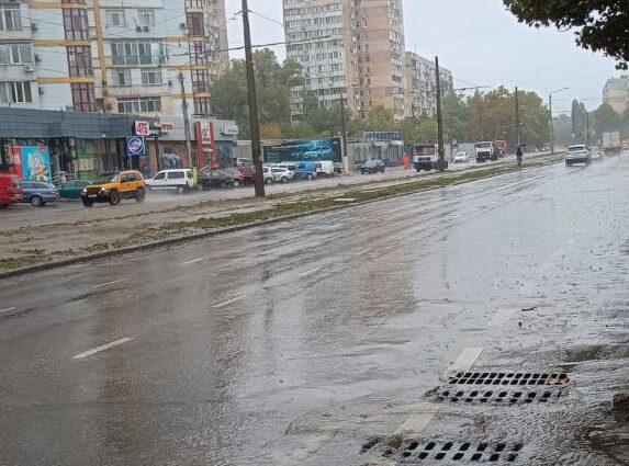 В Одесі знову підвищення рівня води через значні опади: мешканців закликають бути обачними