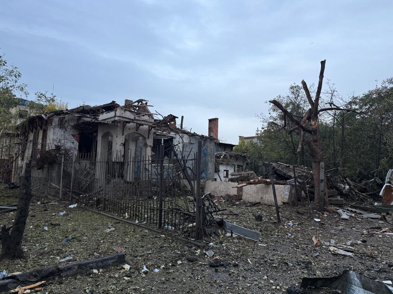 За добу росіяни 37 разів обстріляли населені пункти Донеччини: деталі від очільника ОВА