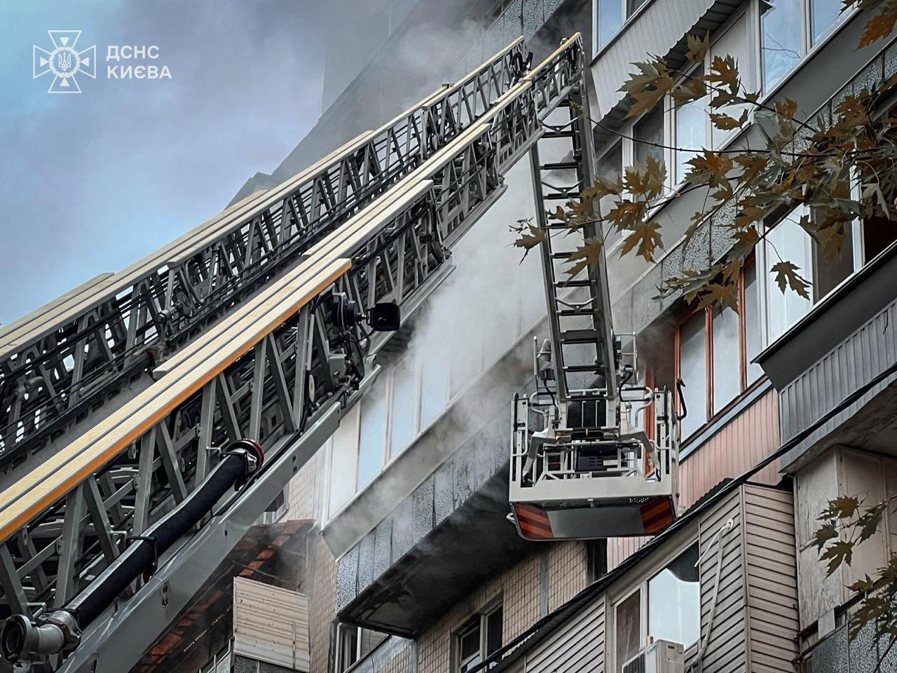 У Деснянському районі Києва сталася пожежа в дев'ятиповерхівці