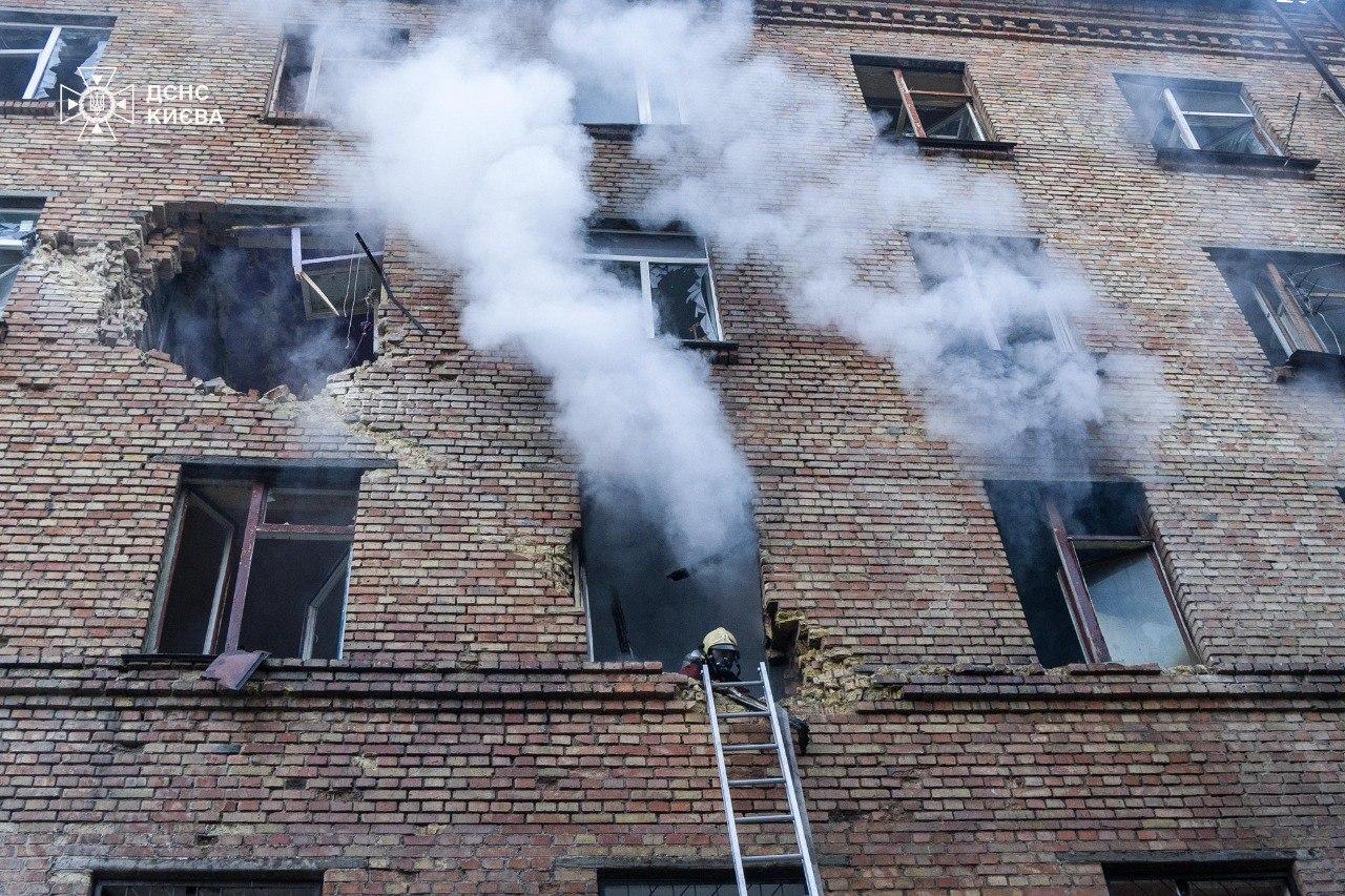 Зросла кількість постраждалих унаслідок нічної російської атаки на Київ (ОНОВЛЕНО)