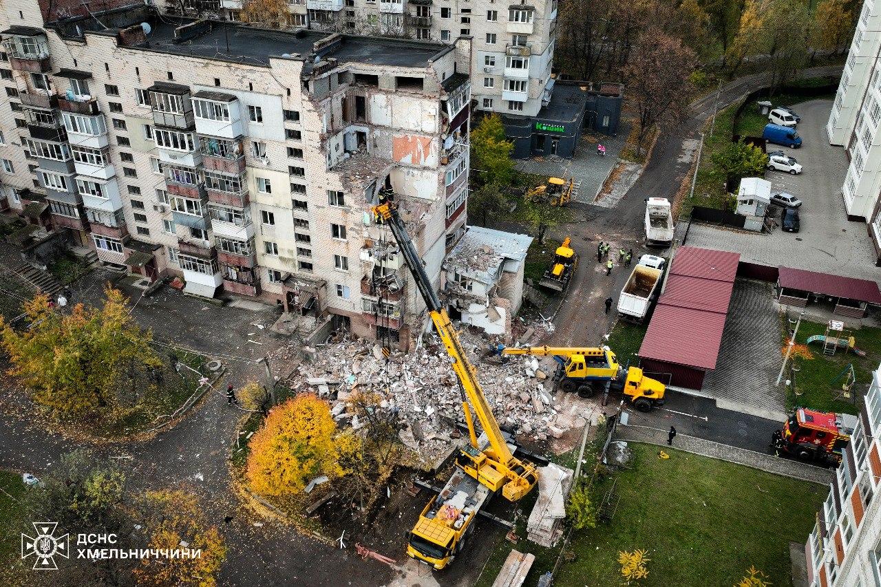 Вибух у Хмельницькому: під завалами у багатоквартирному будинку виявили тіла двох загиблих
