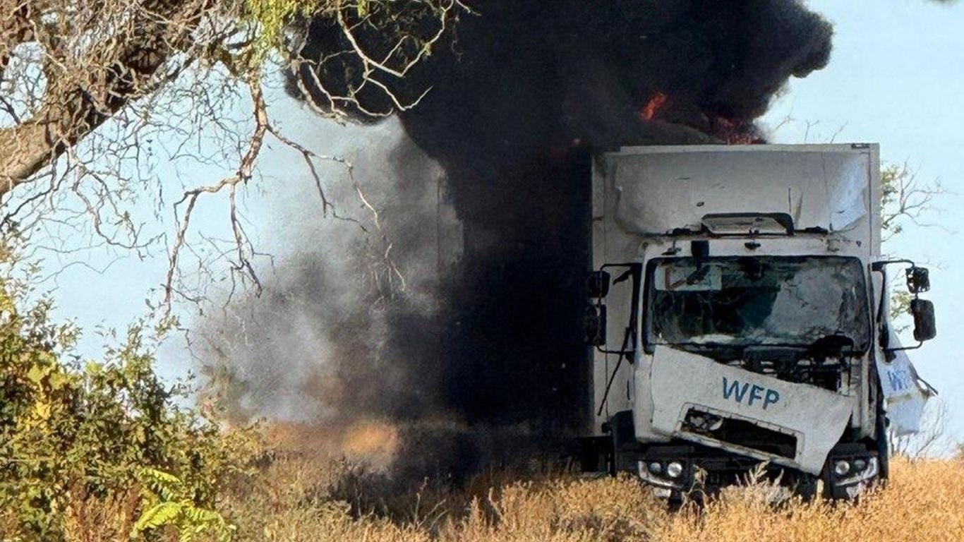 Росіяни вдарили по вантажівках ООН з гуманітарною допомогою для херсонців