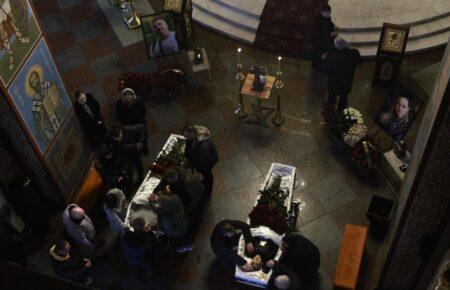 В Києві попрощалися з журналісткою й оператором, яких у Краматорську вбив російський дрон (ФОТО)