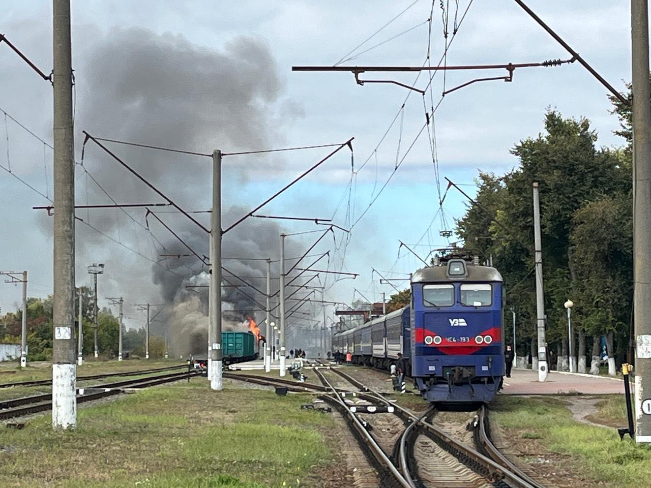 Росія двічі вдарила по залізничному вокзалу в Шостці на Сумщині — Олексій Кулеба