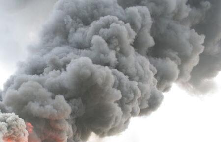 У Росії заявили про атаку безпілотниками, пожежа на підстанції, призупинена робота аеропортів