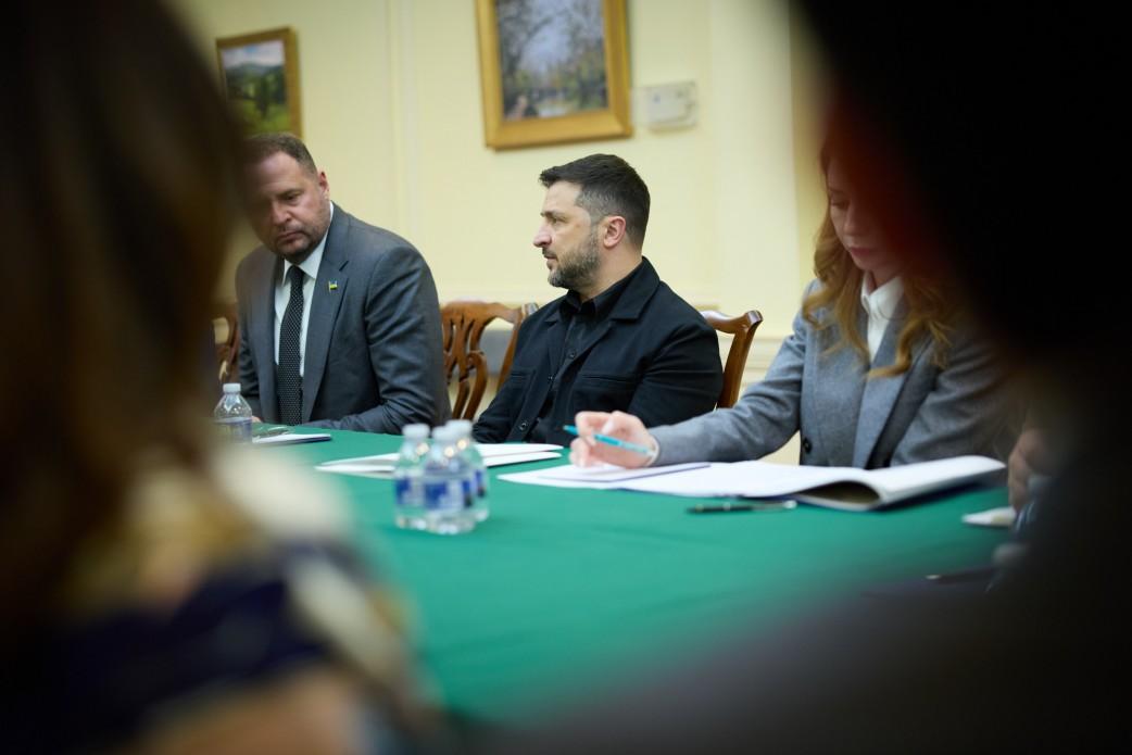 «Давайте спочатку отримаємо припинення вогню, щоб ми могли сісти за стіл переговорів» — Зеленський після зустрічі з Трампом