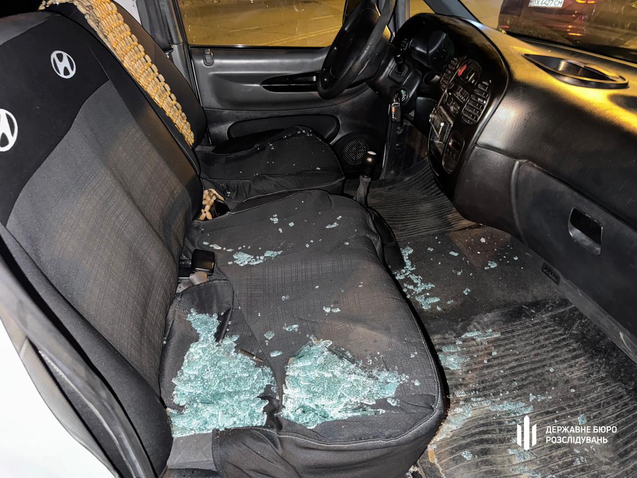 П’яний поліцейський в Одесі розбив прикладом автомата скло в автомобілі ТЦК