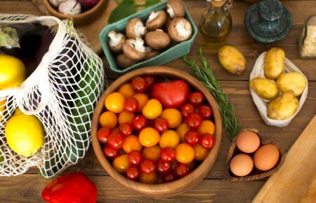 Продовольча корзинка українця, порівняно з минулим роком, дорожча на 17-18% — економіст