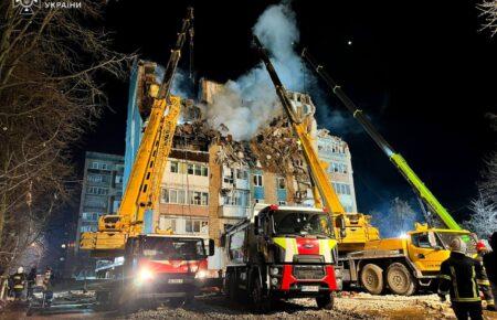 У Тернополі тривають пошуково-рятувальні роботи на місці російського удару