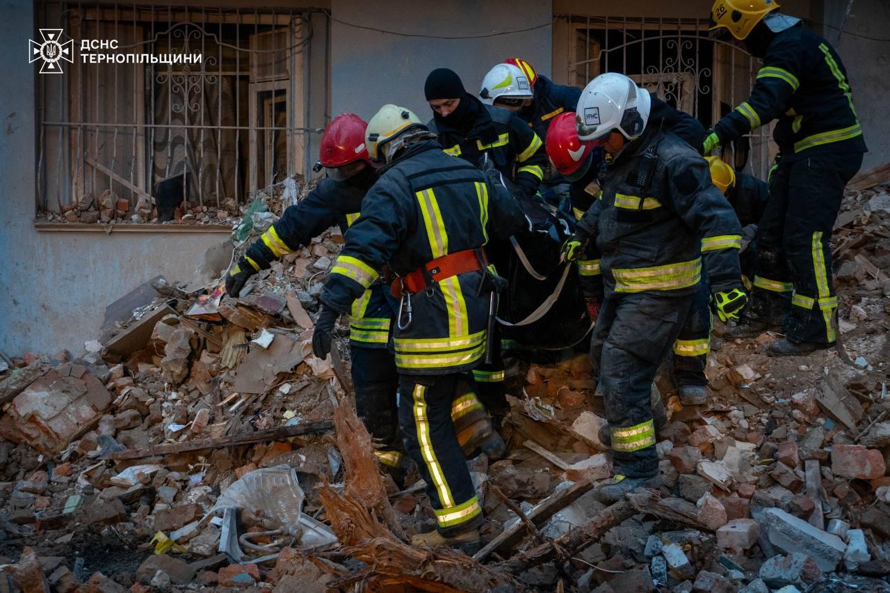 У Тернополі пошуково-рятувальні роботи тривають четверту добу: кількість загиблих зросла до 33