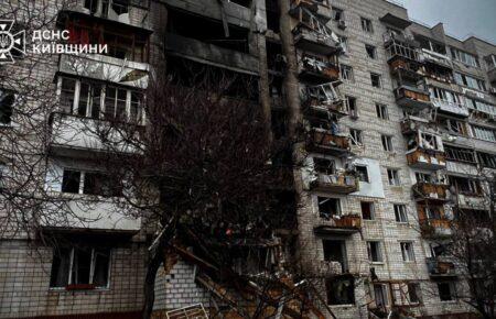 Удар по багатоповерхівці у Вишгороді: пожежу ліквідували, тривають відновлювальні роботи